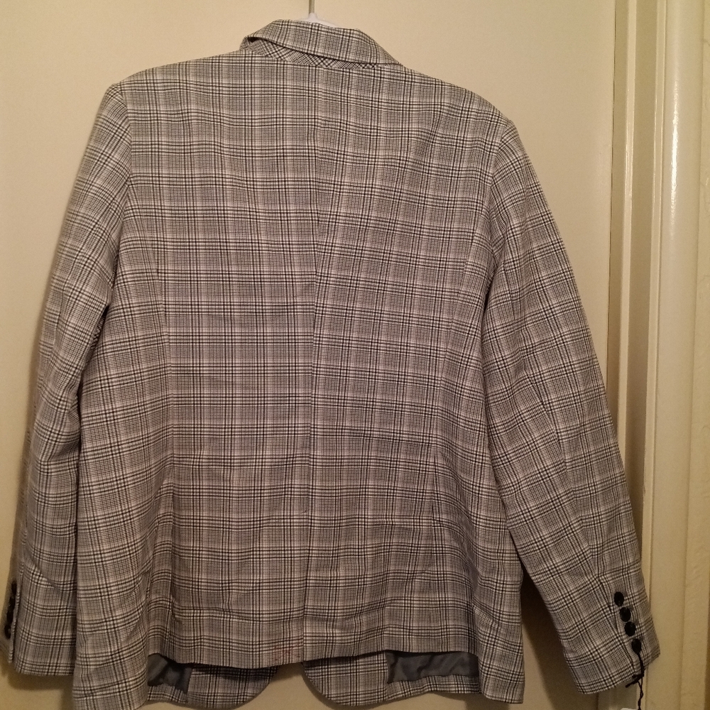 Blazer - Picture 2 of 3
